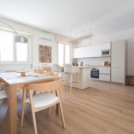 شقة Cloud9 Large Terrace - Meliora بيرغامو