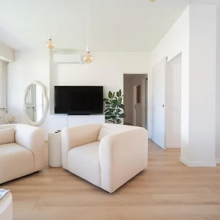 Cloud9 - Terrace And Ac Apartment *